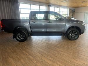 Toyota Hilux 2.8GD-6 48V double cab 4x4 Raider - Image 3