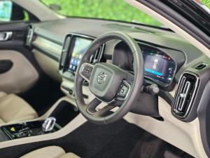 Volvo XC40 B5 AWD Ultimate Dark - Image 17