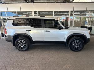 Toyota Land Cruiser Prado 2.8GD VX-R - Image 3
