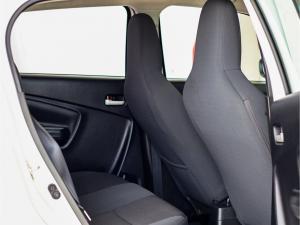 Toyota Vitz 1.0 XR manual - Image 11