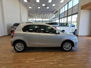 Toyota Etios hatch 1.5 Sprint - Image 3