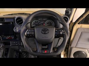 Toyota Land Cruiser 79 2.8GD-6 double cab - Image 8