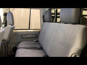 Toyota Land Cruiser 79 2.8GD-6 double cab - Image 11