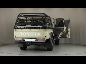 Toyota Land Cruiser 79 2.8GD-6 double cab - Image 24