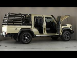 Toyota Land Cruiser 79 2.8GD-6 double cab - Image 31