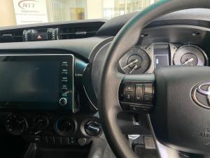 Toyota Hilux 2.4 GD-6 Raider 4X4 automaticD/C - Image 9