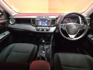 Toyota RAV4 2.0 GX automatic - Image 6