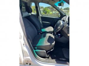 Nissan NP200 1.6i safety pack (aircon) - Image 9