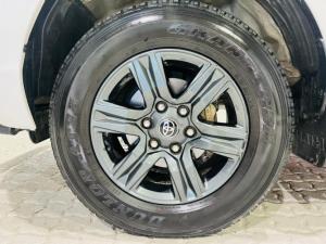 Toyota Hilux 2.4GD-6 single cab Raider manual - Image 11