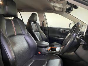 Toyota RAV4 2.0 GX-R AWD - Image 8