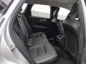 Volvo XC60 D4 AWD Momentum - Image 8