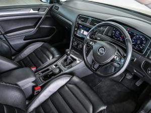 Volkswagen Golf 1.0TSI Comfortline - Image 17
