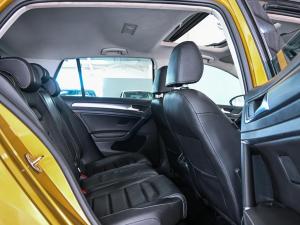 Volkswagen Golf 1.0TSI Comfortline - Image 18