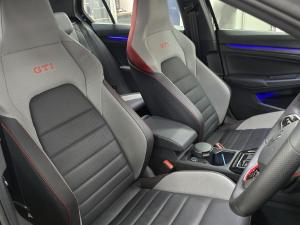 Volkswagen Golf GTI - Image 11