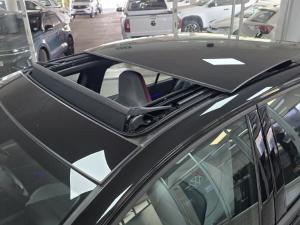 Volkswagen Golf GTI - Image 12