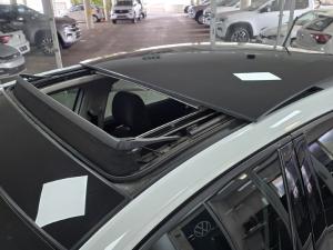 Volkswagen Polo hatch 1.0TSI Comfortline - Image 3