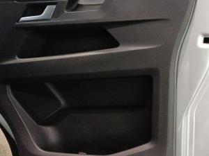 Volkswagen Caravelle 2.0BiTDI Highline 4Motion - Image 17