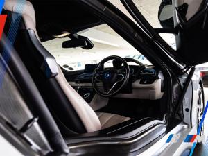 BMW i8 eDrive coupe Protonic Frozen Yellow Edition - Image 11