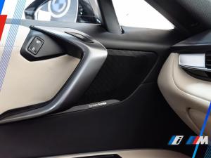 BMW i8 eDrive coupe Protonic Frozen Yellow Edition - Image 18