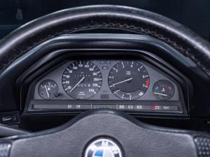 BMW 320i 4d automatic - Image 6