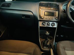 Volkswagen Polo sedan 1.4 Trendline - Image 5