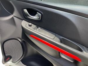 Renault Clio 66kW turbo Blaze - Image 10