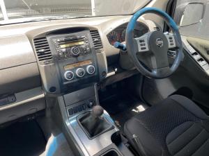 Nissan Navara 4.0 V6 double cab 4x4 LE - Image 13