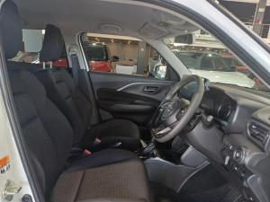 Suzuki Swift 1.2 GLX auto - Image 10