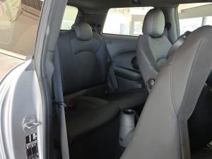 MINI Hatch Cooper SE Hatch 3-door - Image 13