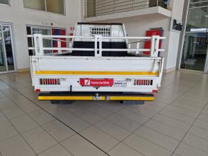 Hino 200 310 4X2 - Image 5