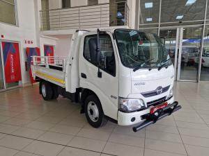 Hino 200 310 4X2 - Image 1