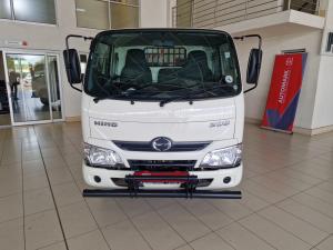 Hino 200 310 4X2 - Image 4