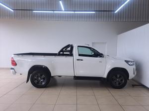 Toyota Hilux 2.4GD-6 single cab Raider manual - Image 3