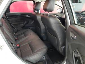 Ford Focus hatch 1.6 Trend - Image 11
