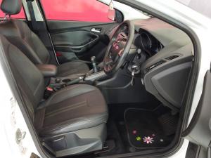 Ford Focus hatch 1.6 Trend - Image 12