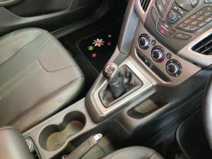 Ford Focus hatch 1.6 Trend - Image 13