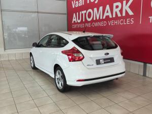 Ford Focus hatch 1.6 Trend - Image 16