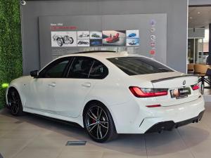 BMW 3 Series 320i Mzansi Edition - Image 3
