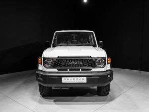 Toyota Land Cruiser 79 2.8GD-6 double cab - Image 2