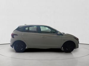 Hyundai i20 1.4 Premium - Image 8