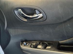 Nissan Navara 2.5DDTi double cab LE Plus - Image 18