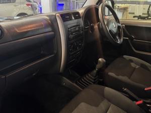 Suzuki Jimny 1.3 - Image 8