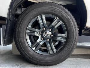 Toyota Hilux 2.4GD-6 single cab Raider manual - Image 8