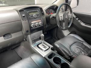 Nissan Navara 2.5dCi double cab LE auto - Image 15