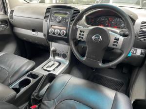 Nissan Navara 2.5dCi double cab LE auto - Image 19