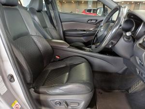 Toyota C-HR 1.2T Luxury - Image 11