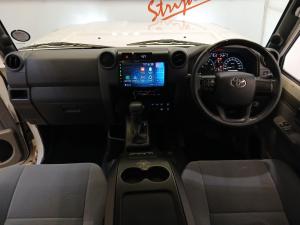 Toyota Land Cruiser 79 2.8GD-6 single cab auto - Image 6