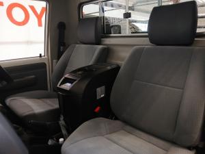 Toyota Land Cruiser 79 2.8GD-6 single cab auto - Image 17