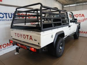 Toyota Land Cruiser 79 2.8GD-6 single cab auto - Image 2