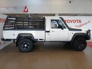 Toyota Land Cruiser 79 2.8GD-6 single cab auto - Image 3